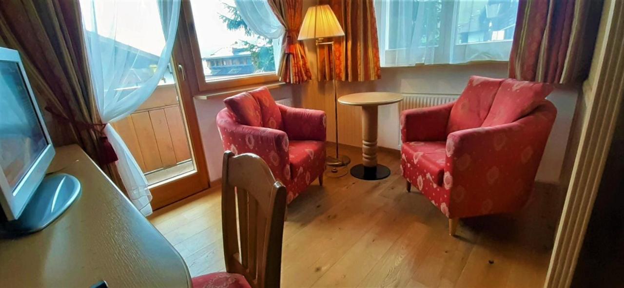 Hotel Garni Concordia - Dolomites Home Сельва-ди-Валь-Гардена Экстерьер фото